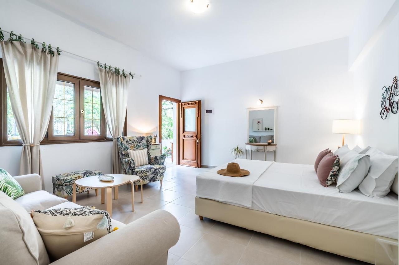 Oikia Guesthouse Стафилос Екстериор снимка